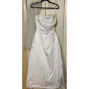 MACIS Wedding Dress White Full Length Polyester Women Size 8 w/Preservation Kit